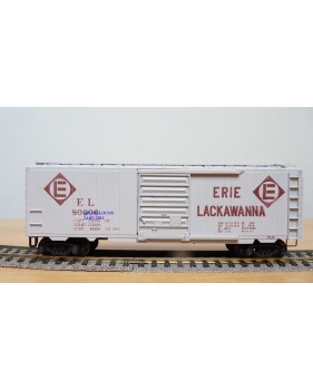 LILIPUT 252 32,  wagon couvert ( boxcar ) ERIE LACKAWANNA  BO