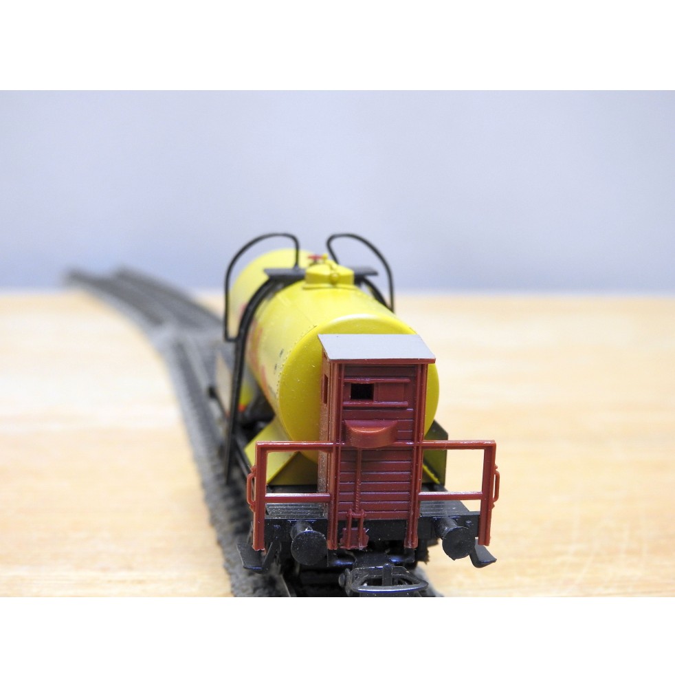 Matériel roulant Märklin . Wagon- citerne Shell. Échelle HO 1/87