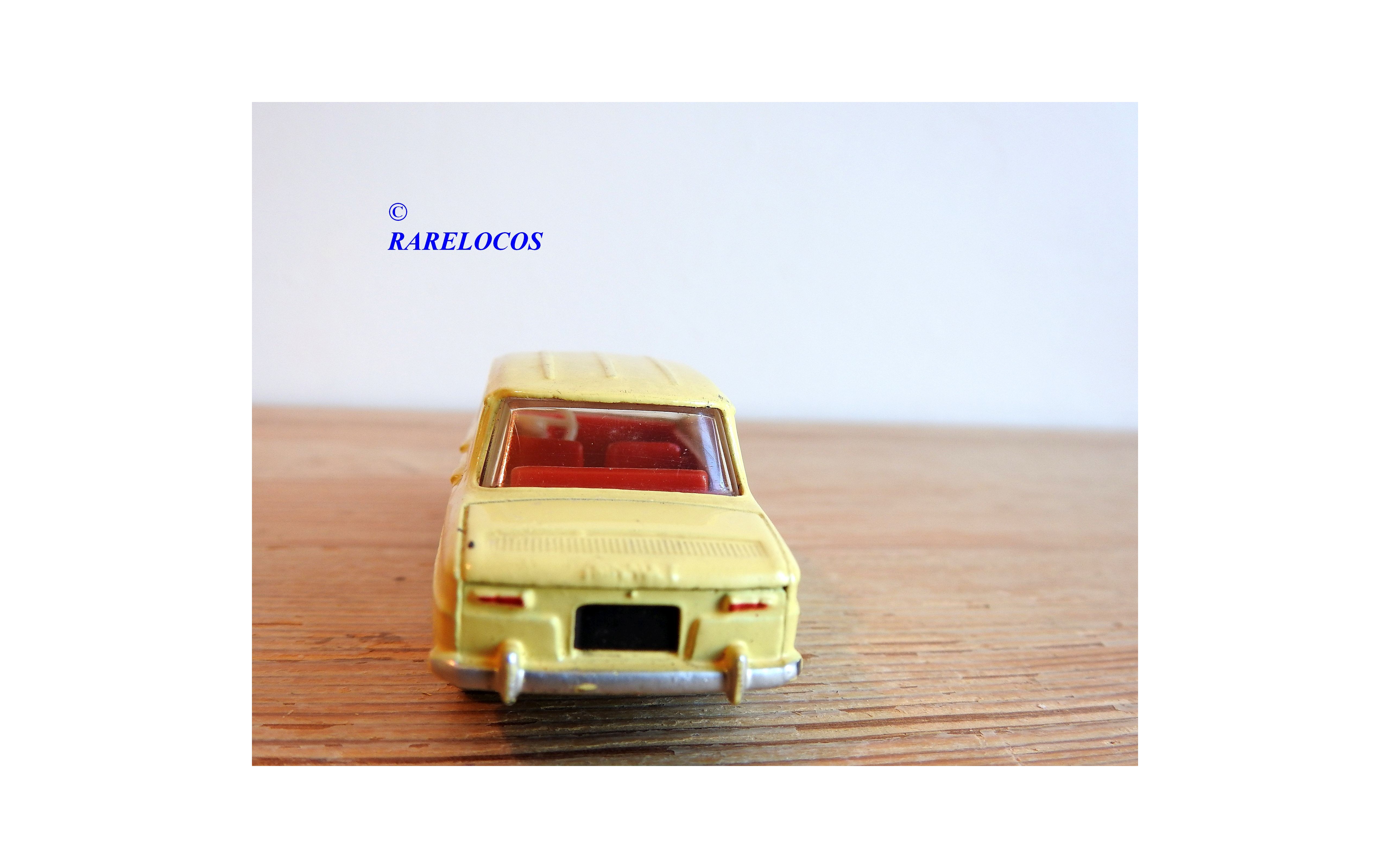 DINKY TOYS FRANCE - 517 - RENAULT R8 - 1/43 | BRICABOCK