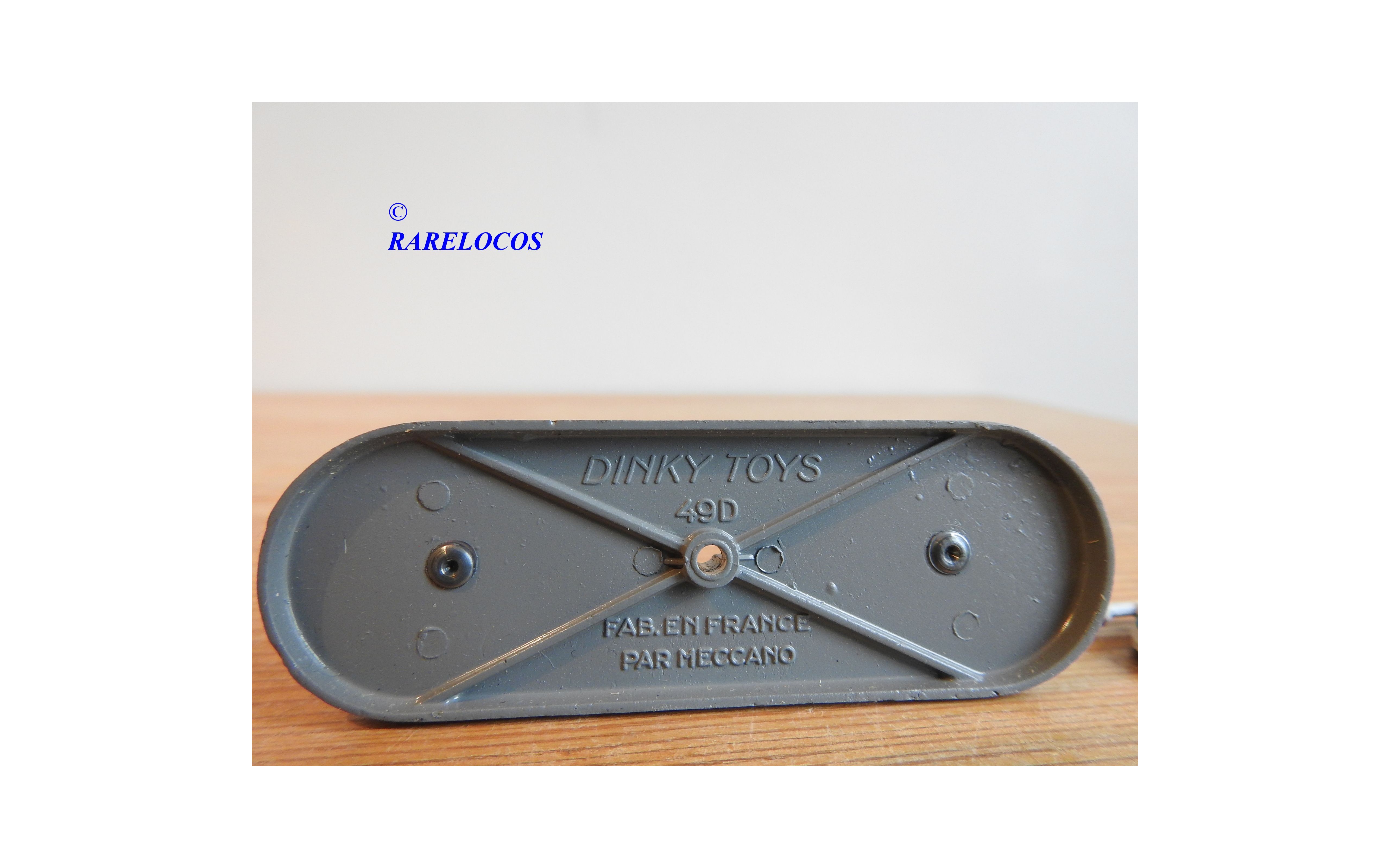 Recuperer Les Pieces Detachees Au Poste De Ravitaillement Dinky Toys 49 D 592, poste de ravitaillement neuf BO