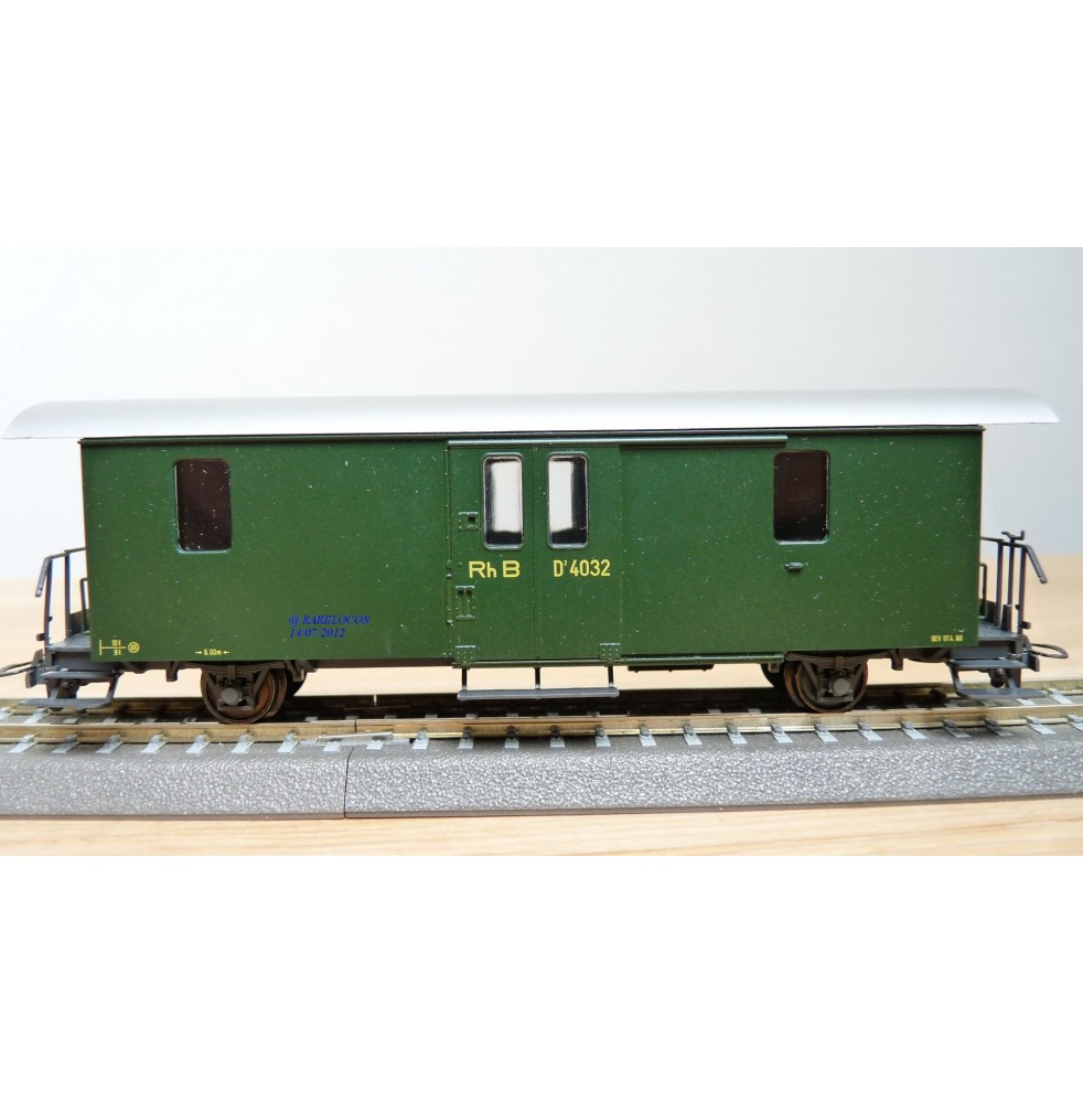 Voiture métallique à portes centrales AB 1157 Rhb BO