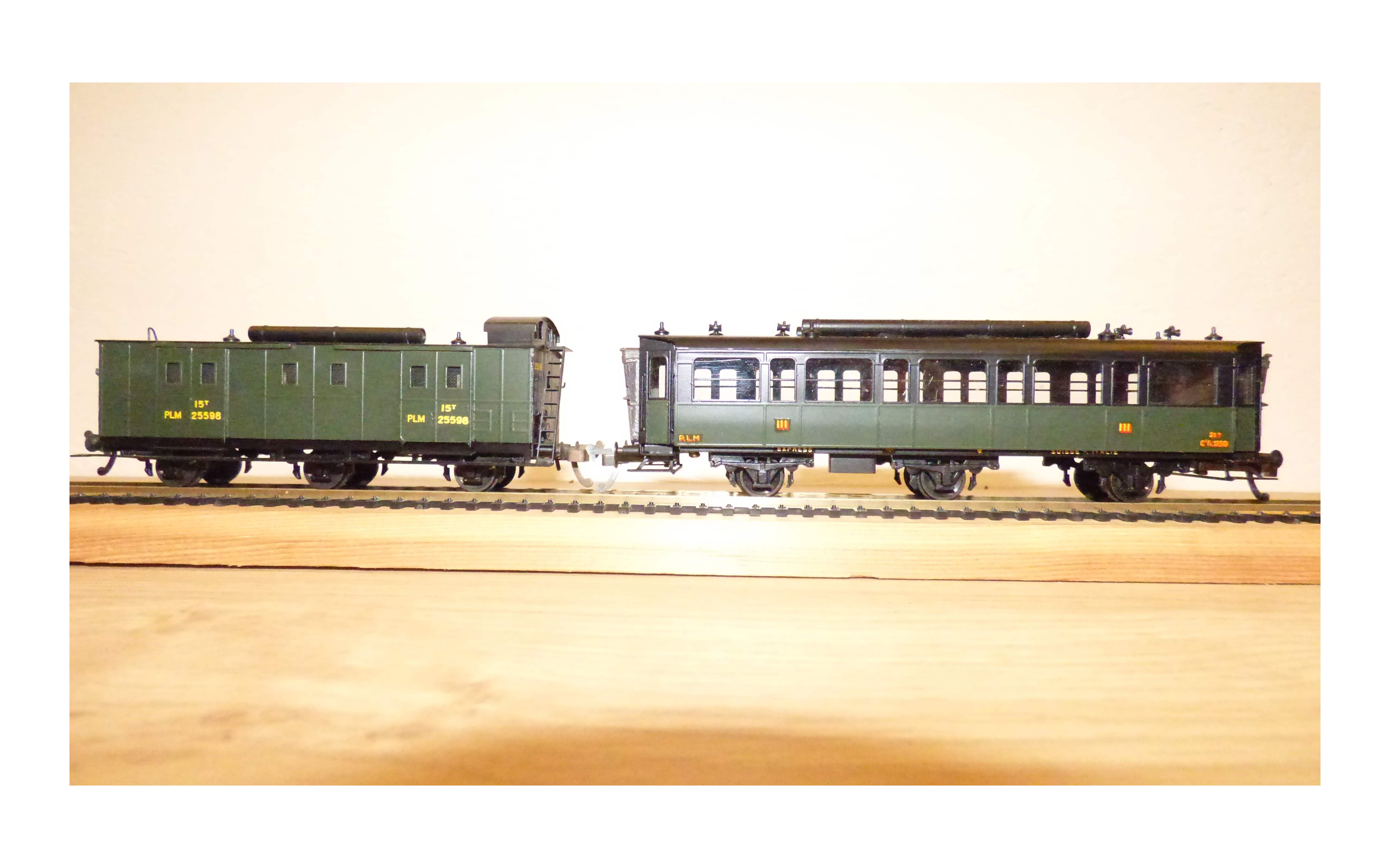 Kit 4 Voitures PO MIDI à Bogies – FULGUREX – Aménagements Intérieurs – HO Non Monté