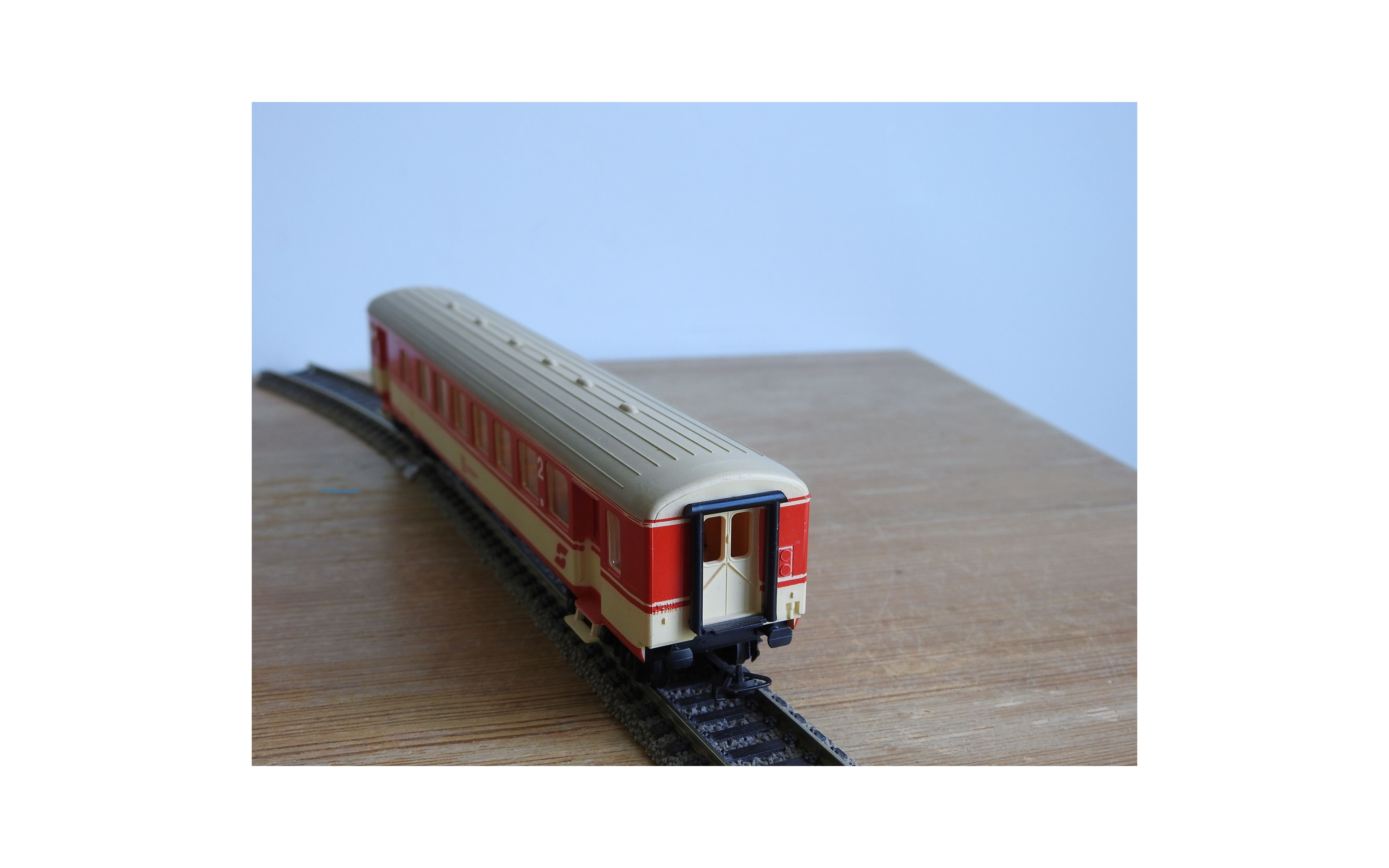 Tillig Zeuke 13952 – Voiture Mixte Voyageurs & Fourgon Bagages (train HO 1/87) – Boîte Abîmée, Modèle Neuf