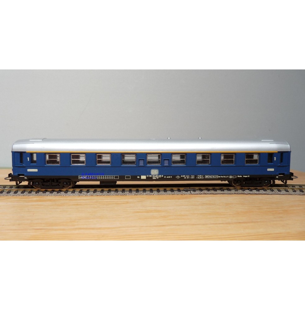 JOUEF  4674, voiture grandes lignes  type Aüm 202  A9 UIC 1 Kl. DB BO