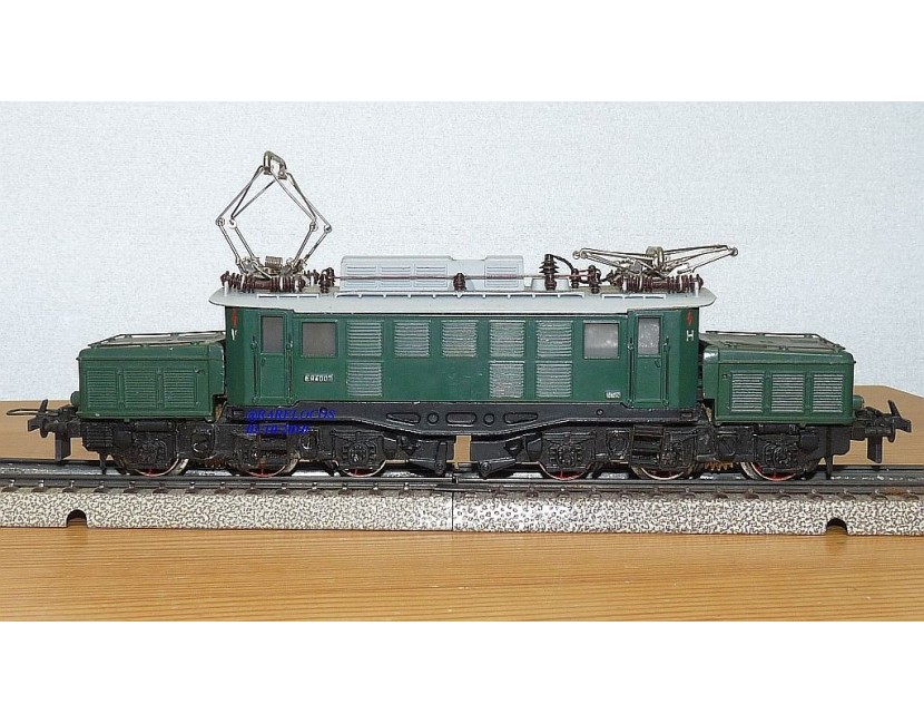 Locomotives et motrices TRIX
