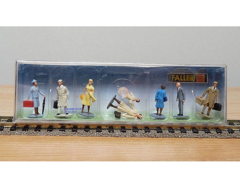 Figurines